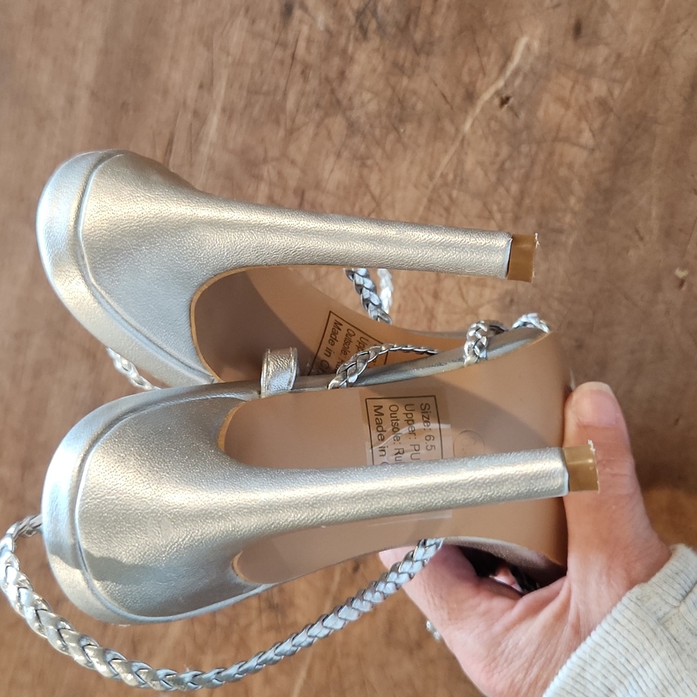 3 for $20 Silver strappy sandals - Picture 7 of 7
